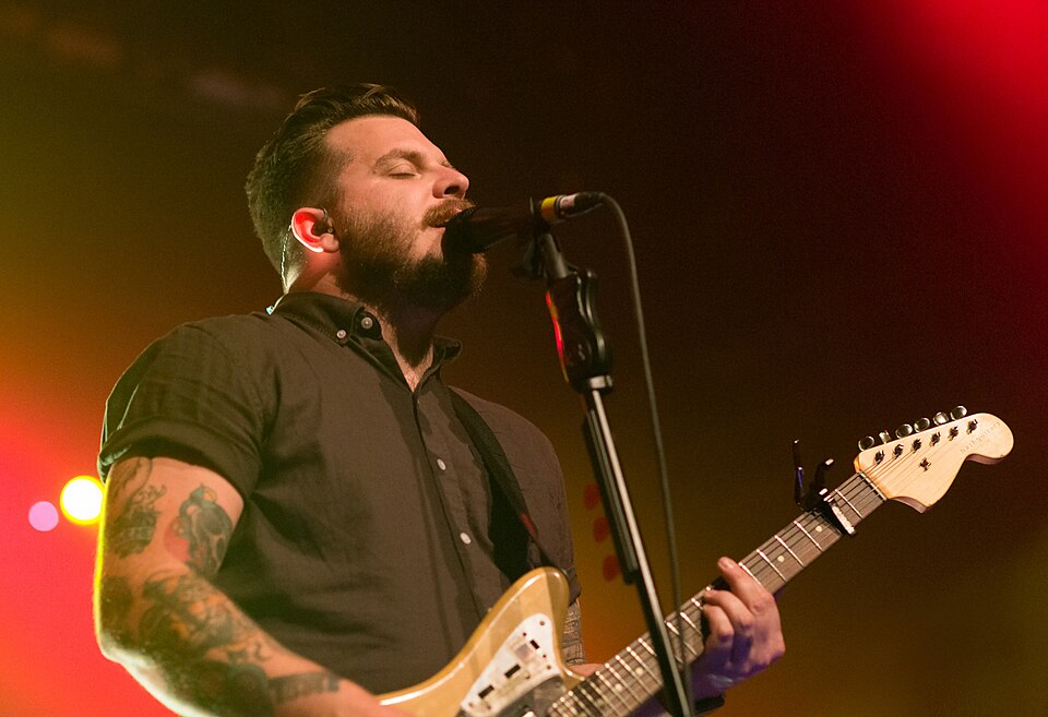 Dustin Kensrue, guitarist